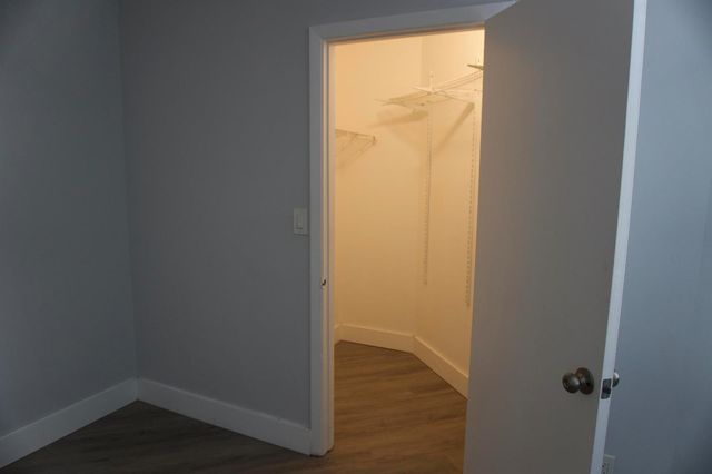 213 Lake Pointe Drive 211, Oakland Park, FL 33309