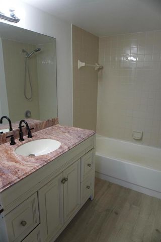 213 Lake Pointe Drive 211, Oakland Park, FL 33309