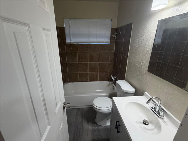 726 Jadewood Drive, Dallas, TX 75232