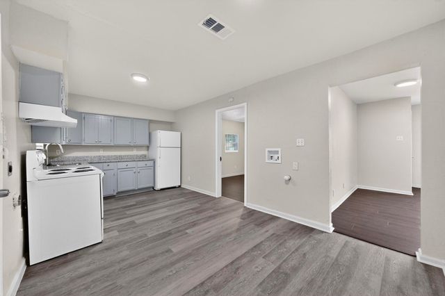 726 Jadewood Drive, Dallas, TX 75232