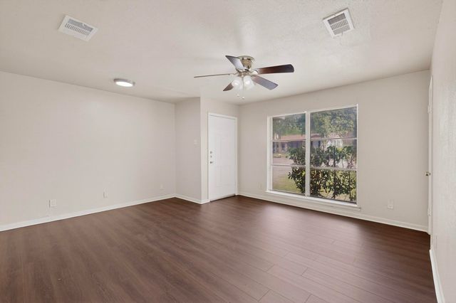 726 Jadewood Drive, Dallas, TX 75232