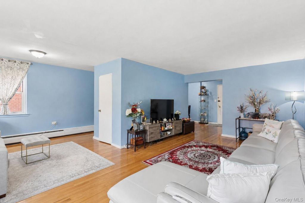 99-10 60th Avenue 5B, Corona, NY 11368 — photo 3