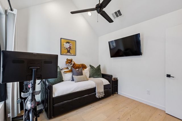 1507 N Garrett Avenue 202, Dallas, TX 75206