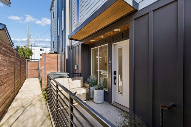 1507 N Garrett Avenue 202, Dallas, TX 75206