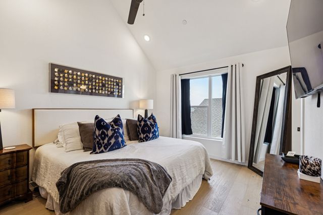 1507 N Garrett Avenue 202, Dallas, TX 75206