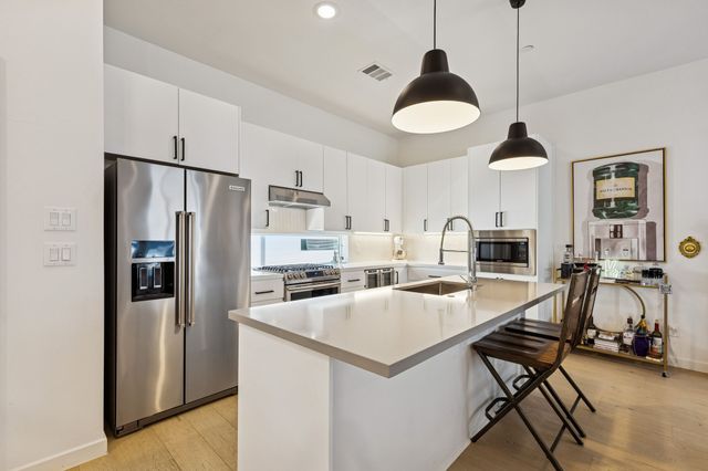 1507 N Garrett Avenue 202, Dallas, TX 75206