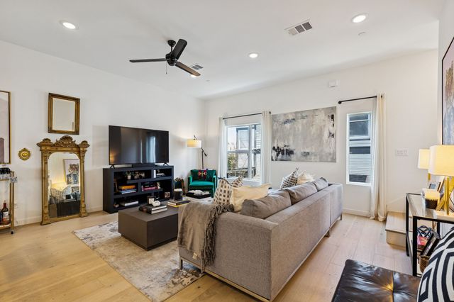 1507 N Garrett Avenue 202, Dallas, TX 75206