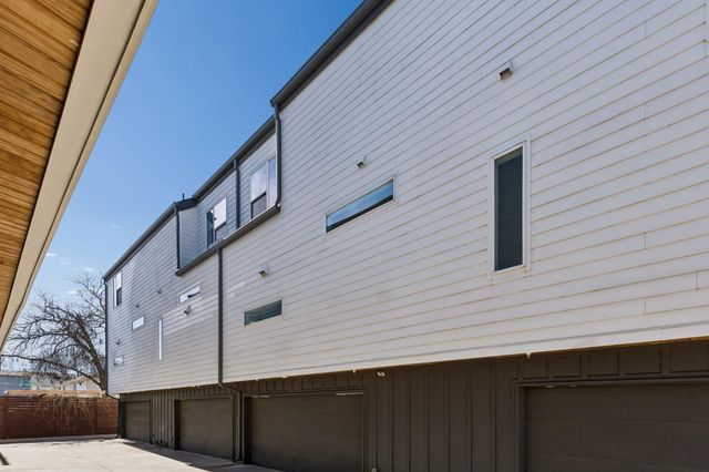 1507 N Garrett Avenue 202, Dallas, TX 75206