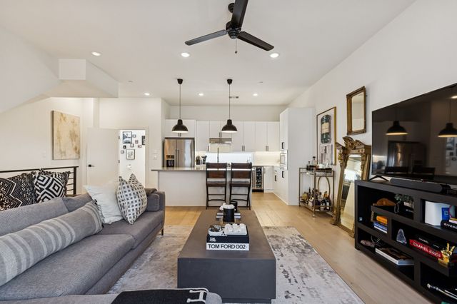 1507 N Garrett Avenue 202, Dallas, TX 75206