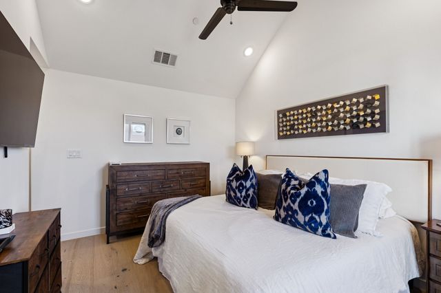 1507 N Garrett Avenue 202, Dallas, TX 75206