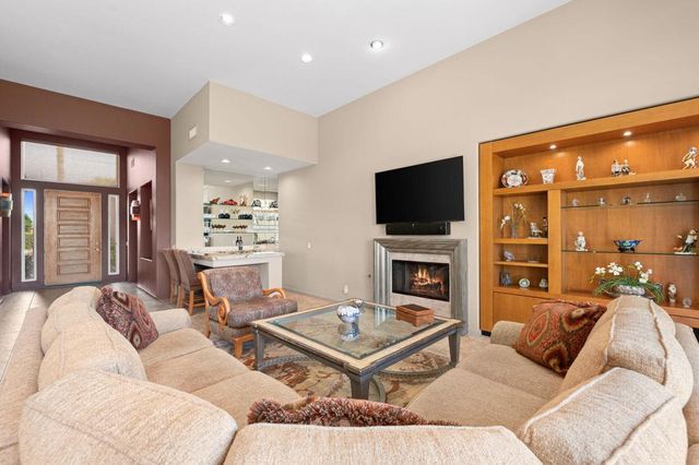 867 Arrowhead Drive, Palm Desert, CA 92211