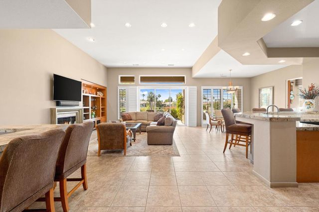 867 Arrowhead Drive, Palm Desert, CA 92211