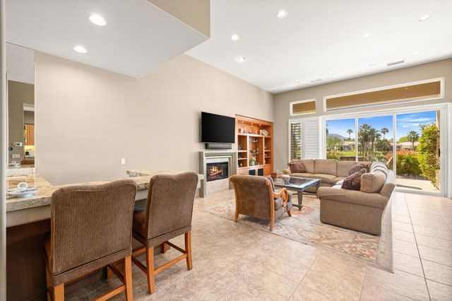 867 Arrowhead Drive, Palm Desert, CA 92211