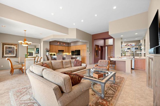 867 Arrowhead Drive, Palm Desert, CA 92211