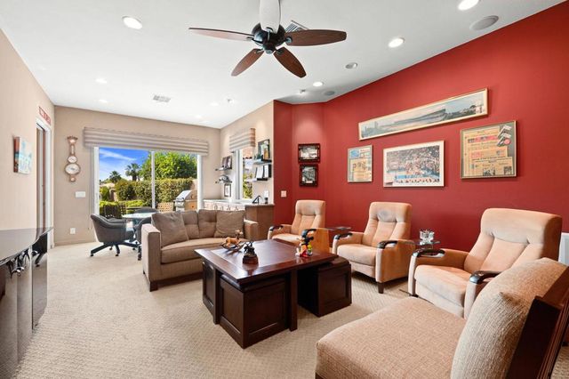 867 Arrowhead Drive, Palm Desert, CA 92211