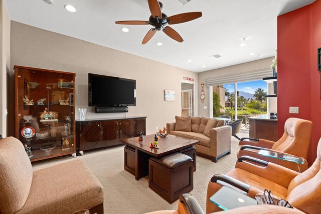 867 Arrowhead Drive, Palm Desert, CA 92211