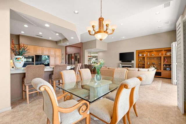 867 Arrowhead Drive, Palm Desert, CA 92211
