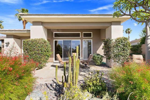 867 Arrowhead Drive, Palm Desert, CA 92211