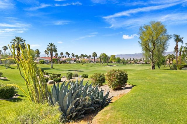 867 Arrowhead Drive, Palm Desert, CA 92211