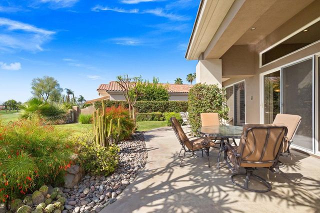 867 Arrowhead Drive, Palm Desert, CA 92211