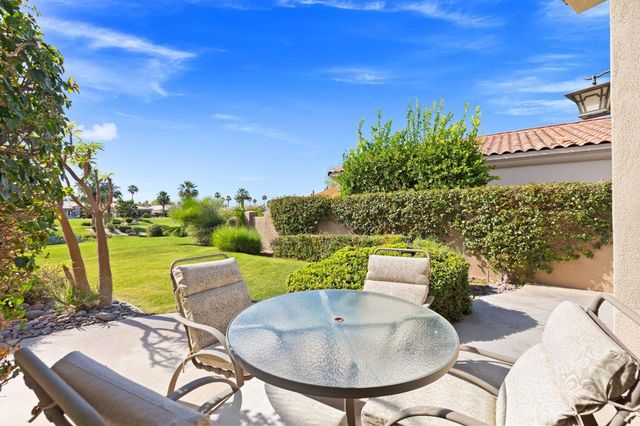 867 Arrowhead Drive, Palm Desert, CA 92211