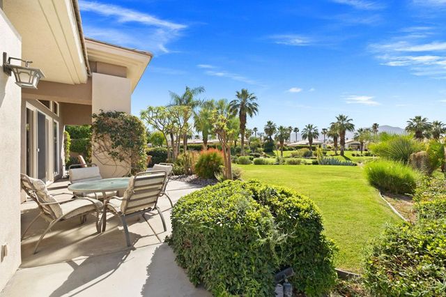 867 Arrowhead Drive, Palm Desert, CA 92211