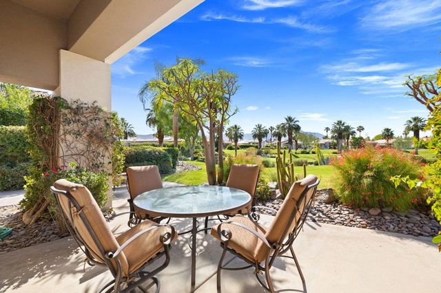 867 Arrowhead Drive, Palm Desert, CA 92211
