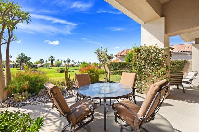 867 Arrowhead Drive, Palm Desert, CA 92211