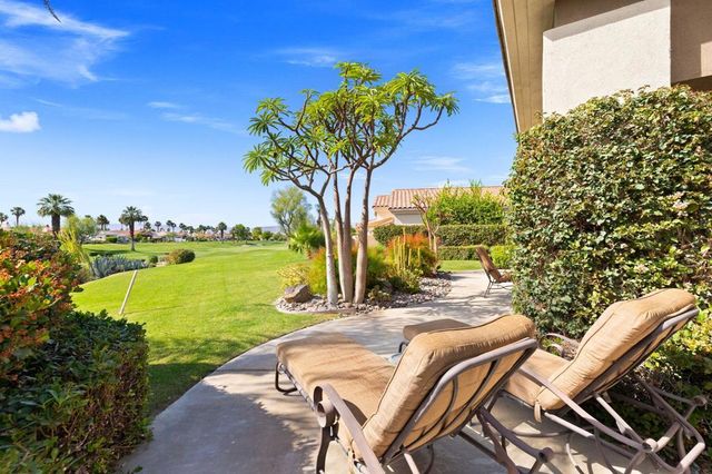 867 Arrowhead Drive, Palm Desert, CA 92211