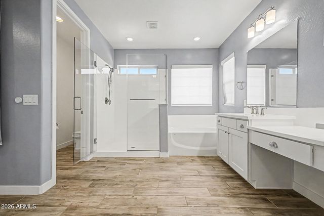 2144 E FLAMINGO Way E, Gilbert, AZ 85297
