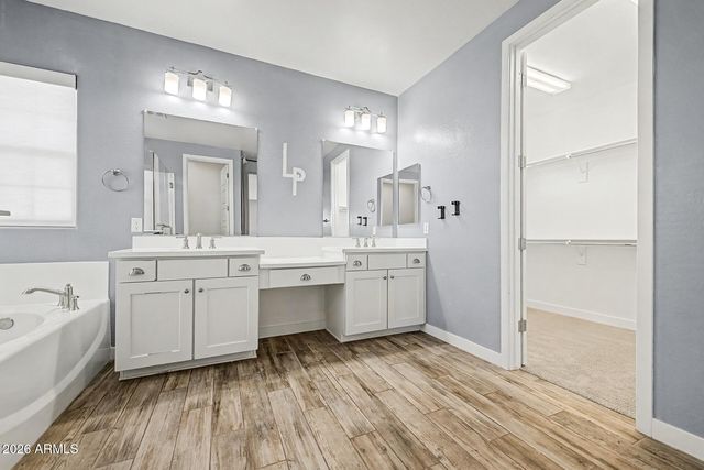 2144 E FLAMINGO Way E, Gilbert, AZ 85297