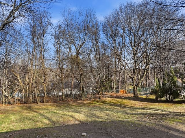 18 Carroll St, Auburn, MA 01501