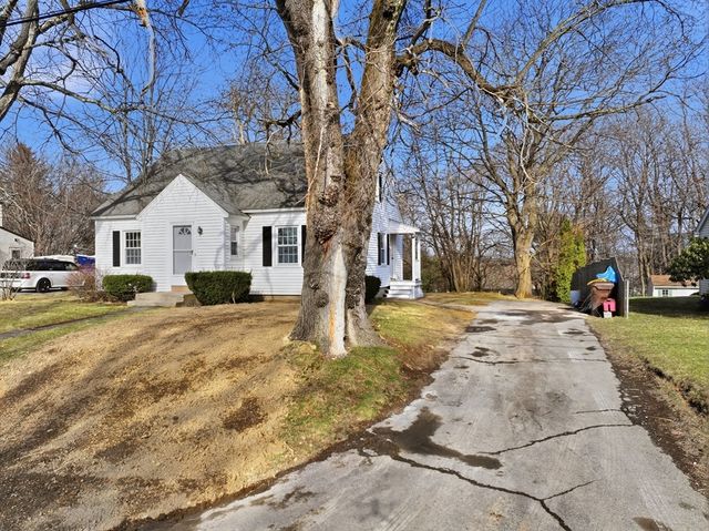 18 Carroll St, Auburn, MA 01501