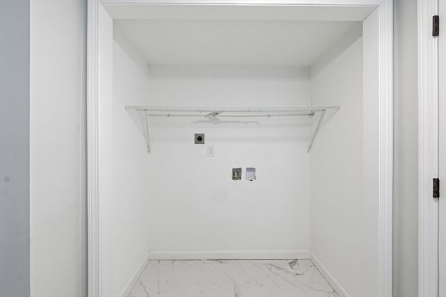 18 Carroll St, Auburn, MA 01501