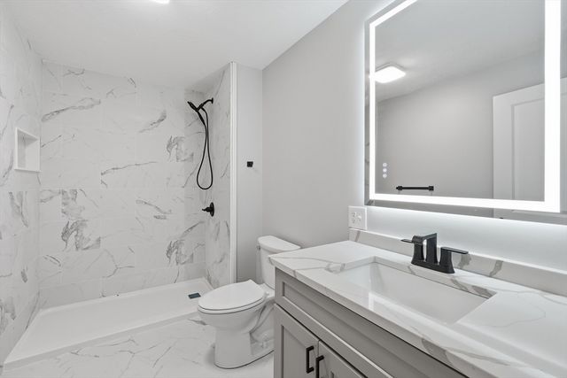 18 Carroll St, Auburn, MA 01501