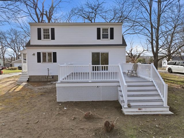 18 Carroll St, Auburn, MA 01501