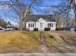 18 Carroll St, Auburn, MA 01501