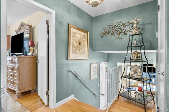 60 E Fort Hill Road, Yonkers, NY 10710