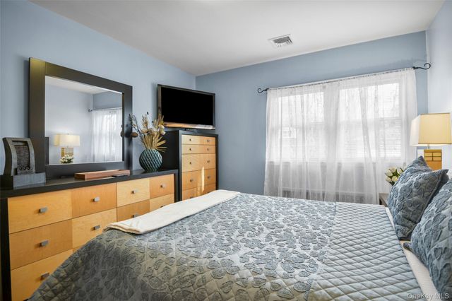 60 E Fort Hill Road, Yonkers, NY 10710