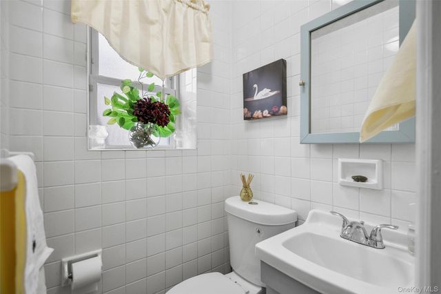 60 E Fort Hill Road, Yonkers, NY 10710