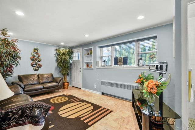 60 E Fort Hill Road, Yonkers, NY 10710