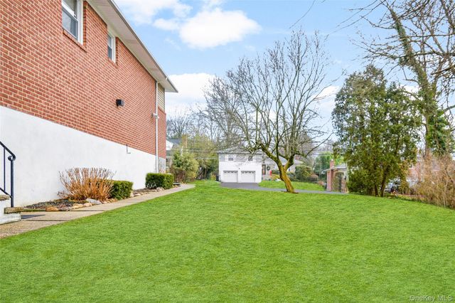 60 E Fort Hill Road, Yonkers, NY 10710