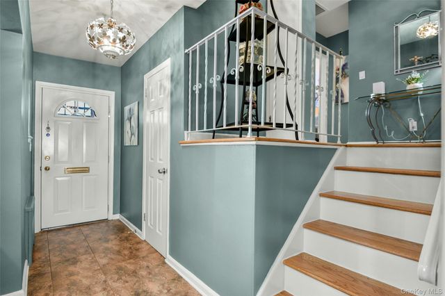 60 E Fort Hill Road, Yonkers, NY 10710