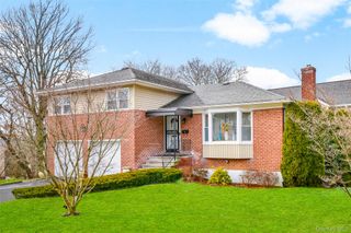60 E Fort Hill Road, Yonkers, NY 10710