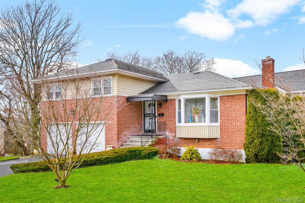 60 E Fort Hill Road, Yonkers, NY 10710