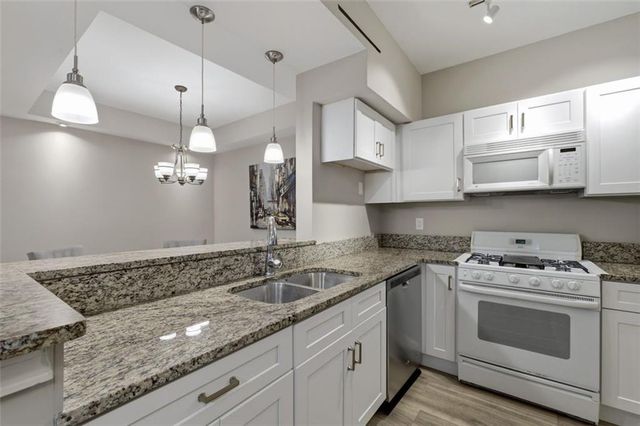 240 Renaissance Parkway NE 102, Atlanta, GA 30308