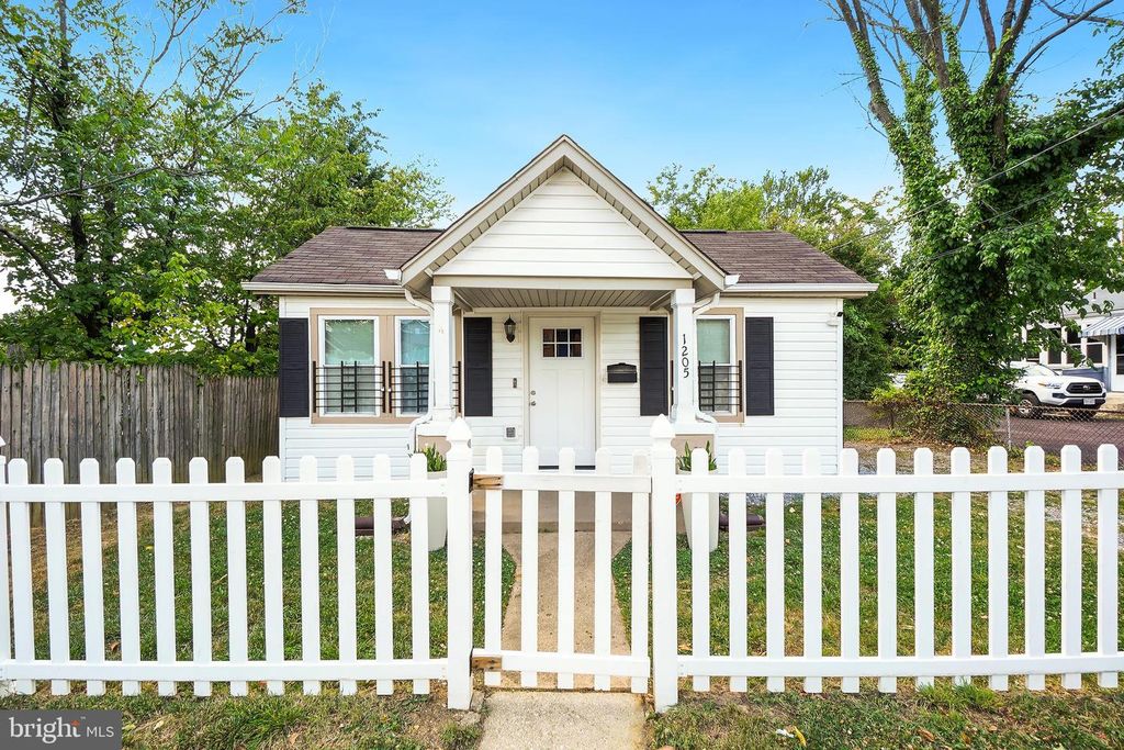 1205 KAYAK AVE, Capitol Heights, MD 20743