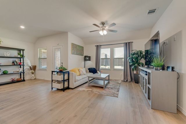 811 Dove Haven Way, Lavon, TX 75166