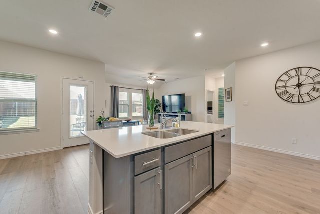 811 Dove Haven Way, Lavon, TX 75166