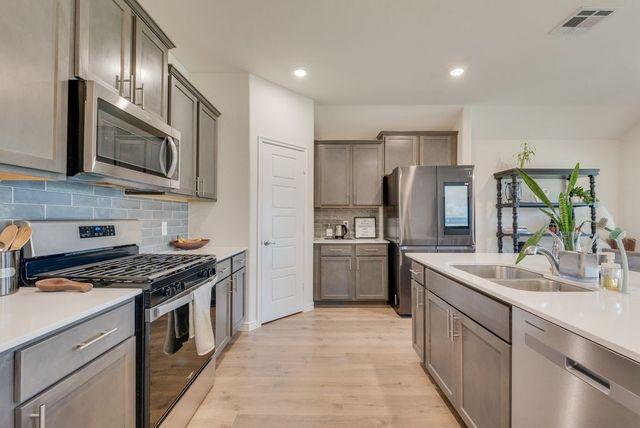 811 Dove Haven Way, Lavon, TX 75166